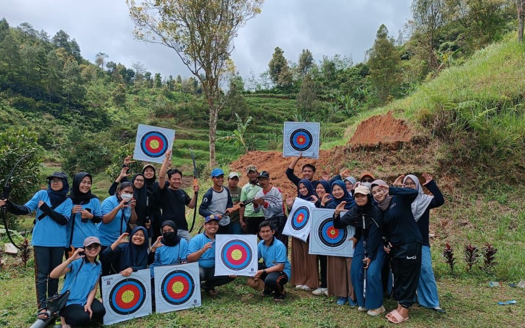 PENDAMPINGAN DAN PENGEMBANGAN ARCHERY ZONE SEBAGAI OBJEK SPORT EDUCATION DI LEMBAH DILEM WILIS KABUPATEN TRENGGALEK