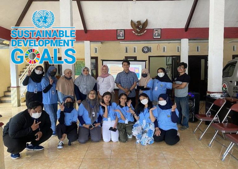Penyuluhan dan Pendampingan Pencatatan Keuangan Sederhana UMKM di Desa Duwet Krajaan oleh TIM DEPARTEMEN AKUNTANSI FEB UM 2021 Demi Mewujudkan SDGs