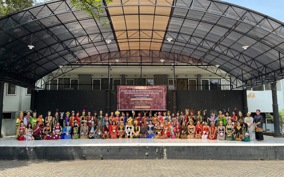 Exhibition of 100 Fashion and Makeup Works by Students of Dance and Music Education at Universitas Negeri Malang as an Implementation of Innovative and Quality Arts Education