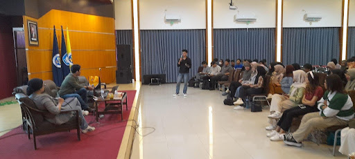 Studium Generale Guest Lecture on “Translator Studies: Contemporary Sundanese Translation of the Qur’an – A Departure or Divine Proximity?”