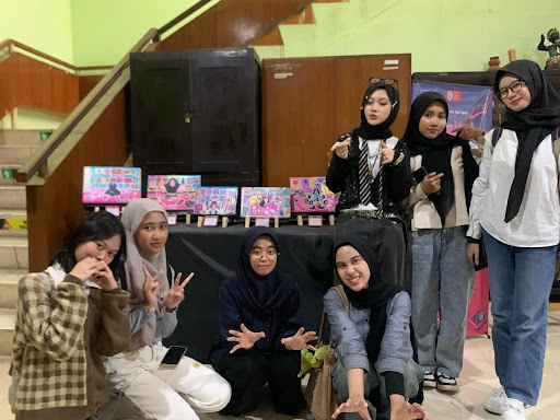 PAMERAN SKRIPSI PSRU ANGKATAN 2021 DENGAN MENGUSUNG ISU TEMA KESEHATAN MENTAL REMAJA DI ERA DIGITAL.