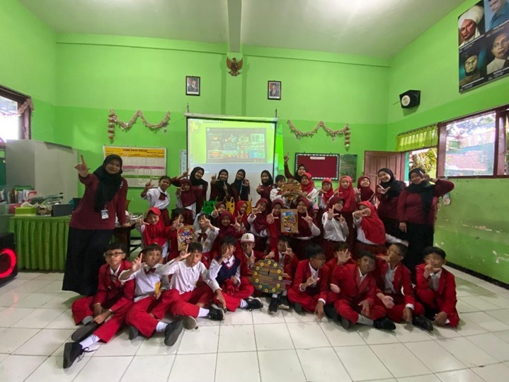 Inovasi Daur Ulang di SDN Pandanwangi 3: Mahasiswa PPG UM Pimpin Gerakan Eco-Creation