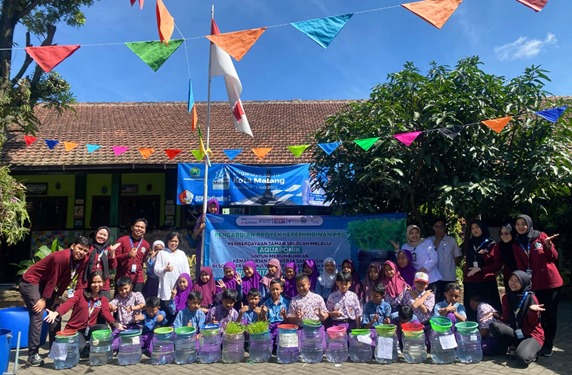 Inovasi Aquaponik di SDN Jatimulyo 3 : Mahasiswa PPG UM Sulap Taman Sekolah untuk Meningkatkan Kemandirian Siswa