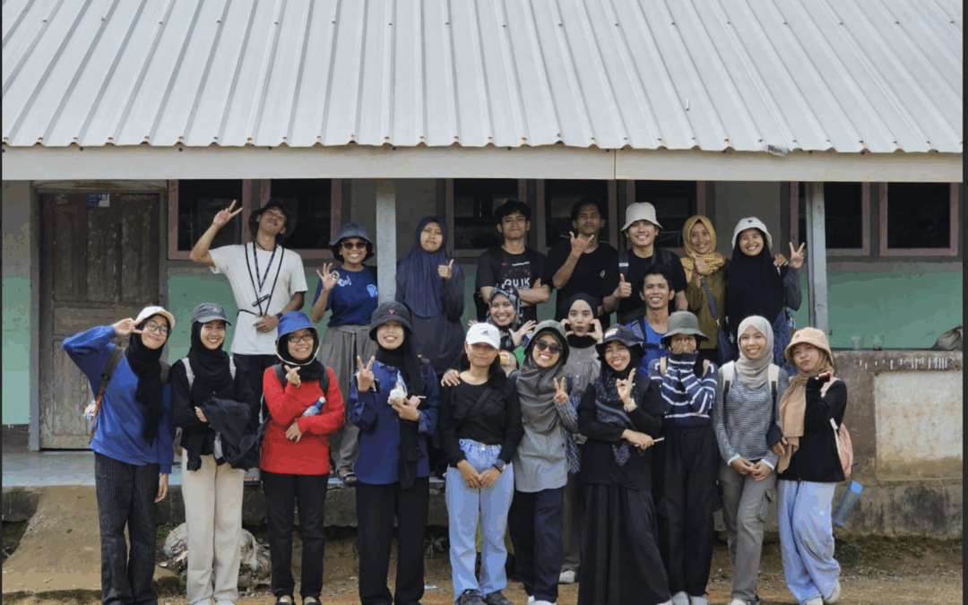 Meningkatkan Kesadaran Lingkungan dan Literasi Masyarakat Remote Area melalui Pembelajaran Bahasa Inggris