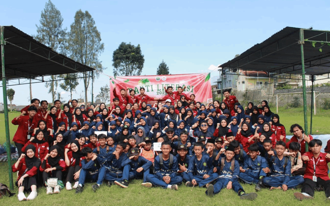 Baklit 2025: Kolaborasi Sastra dan Konservasi Apel ala Mahasiswa Sasindo UM