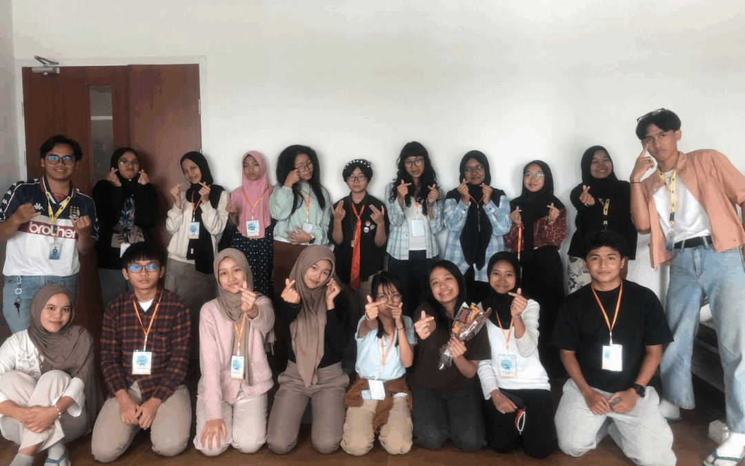 Isi Liburan Sekolah, Mahasiswa Sastra Indonesia UM Ajak Siswa SMP dan SMA Belajar Jurnalistik hingga Aksara Jawa di Self Access Center