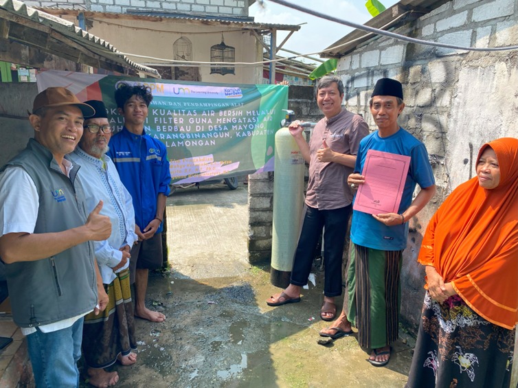 Air Kotor dan Bau, Dosen Universitas Negeri Malang Terapkan Filter Eco-Friendly di TPQ Nurul Huda Desa Mayong, Lamongan