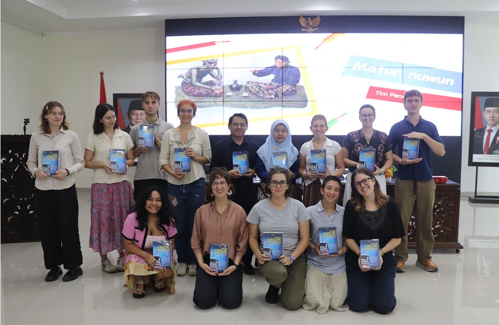 Mahasiswa Amerika Pelajari Konseling Suryomentaram Bersama Prof. Adi Atmoko di Sekolah Pascasarjana UM