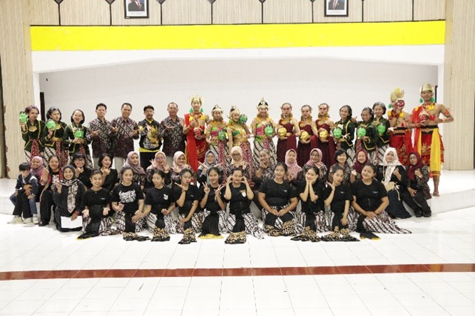 FGD dan Pentas Bersama Prodi Pendidikan Seni Tari FBSB UNY dan Prodi Pendidikan Seni Tari dan Musik FS UM