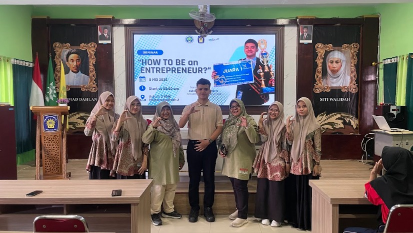 Tanamkan Jiwa Wirausaha Demi SDG 4 dan SDG 8, Mahasiswa Pendidikan Akuntansi UM Gelar Seminar di SMK Muhammadiyah 2 Malang
