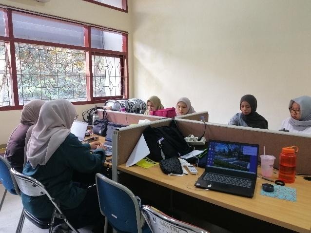 Tim dosen Departemen Sastra Indonesia UM Gelar Pelatihan Pembuatan Media Pembelajaran dengan Bantuan Kecerdasan Buatan (AI) untuk Pengajar dan Calon Pengajar BIPA