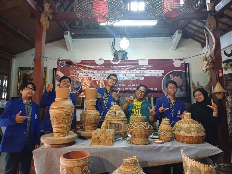 Departemen Seni dan Desain UM dan Studio Red Soga Kolaborasi Kembangkan Produk Interior Ramah Lingkungan: Wujud Nyata SDG 17 dalam Industri Kreatif