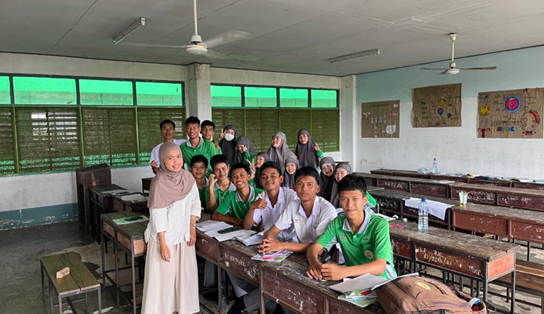 Penguatan SDG 4 Melalui Pembelajaran Inovatif dan Berbasis Budaya oleh Mahasiswa Pascasarjana Pendidikan Bahasa Inggris UM di Thailand