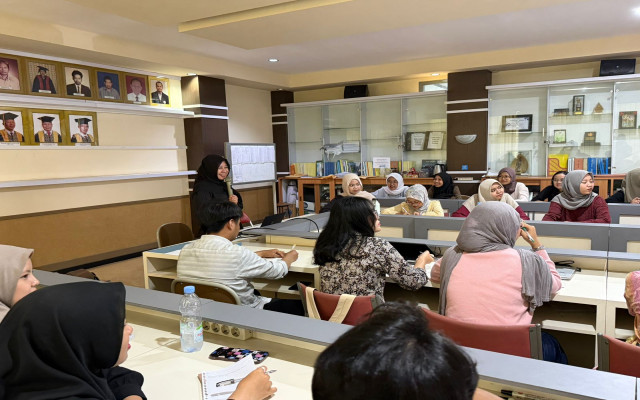 UM Gelar Kuliah Tamu oleh Dr. Fahmiati (Universitas Halu Oleo): Soroti Inovasi Material Magnetik sebagai Adsorben Limbah Logam Berat dan Zat Warna