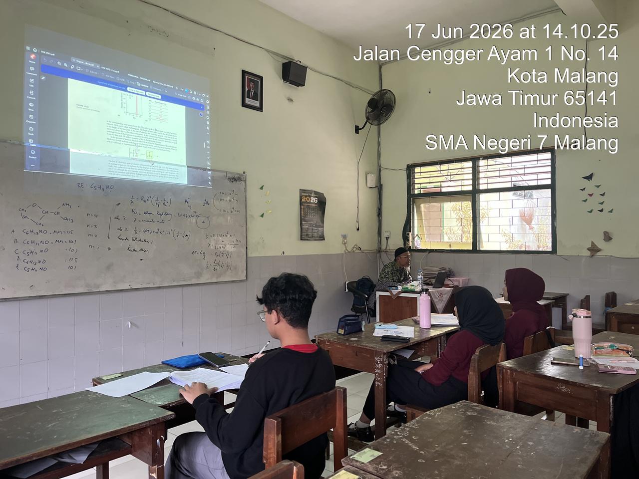 Dosen Departemen Kimia UM Pimpin Pelatihan Olimpiade Kimia UM di SMAN 7 Malang untuk Meningkatkan Prestasi Sains Siswa
